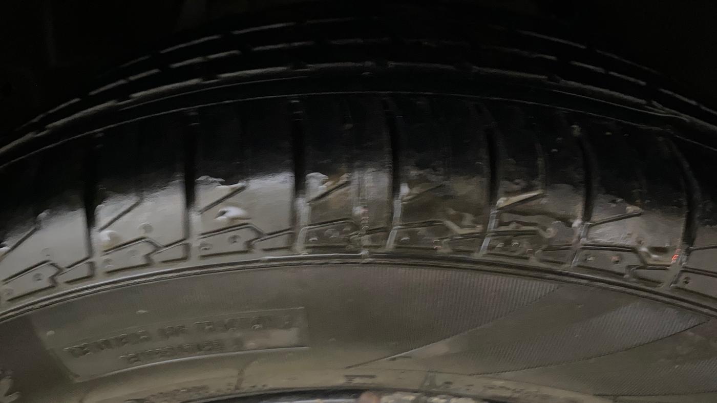 2022 Tata NEXON XZA PLUS (O) PETROL, Petrol, Automatic, 96,886 km, Right Front Tyre Tread