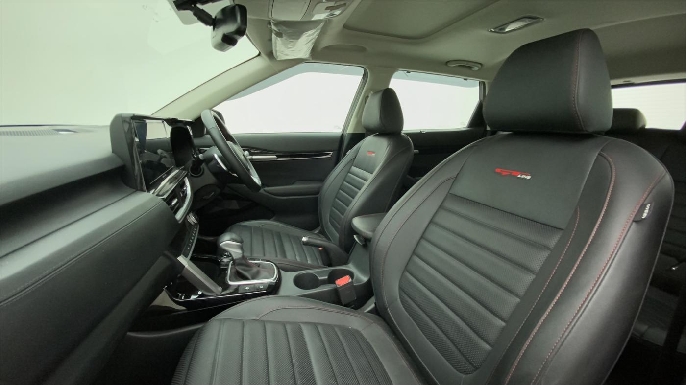 2022 KIA SELTOS GTX PLUS 1.5 DIESEL AT, CNG, Automatic, 21,050 km, Right Side Front Door Cabin