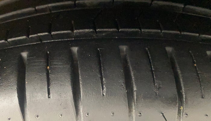 2023 Maruti Baleno ZETA 1.2 AGS, Petrol, Automatic, 10,847 km, Right Front Tyre Tread