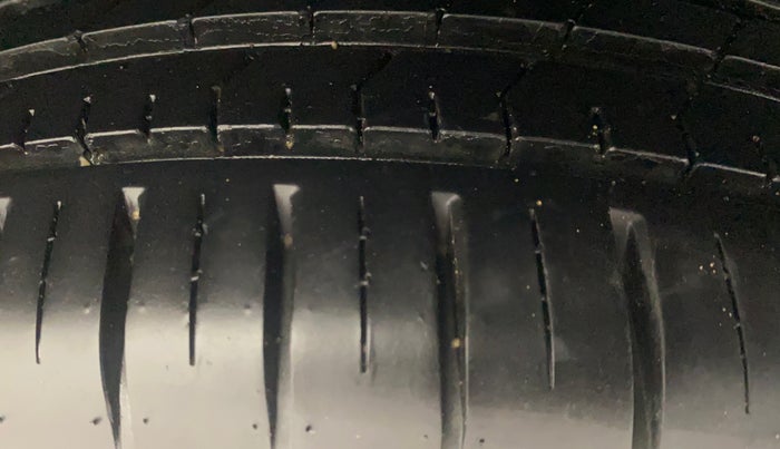 2023 Maruti Baleno ZETA 1.2 AGS, Petrol, Automatic, 10,847 km, Right Rear Tyre Tread