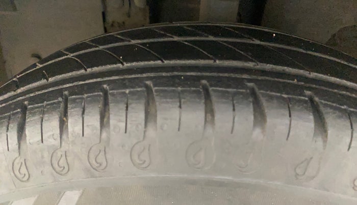2021 Renault Kwid RXT 1.0 AMT (O), Petrol, Automatic, 31,053 km, Left Front Tyre Tread