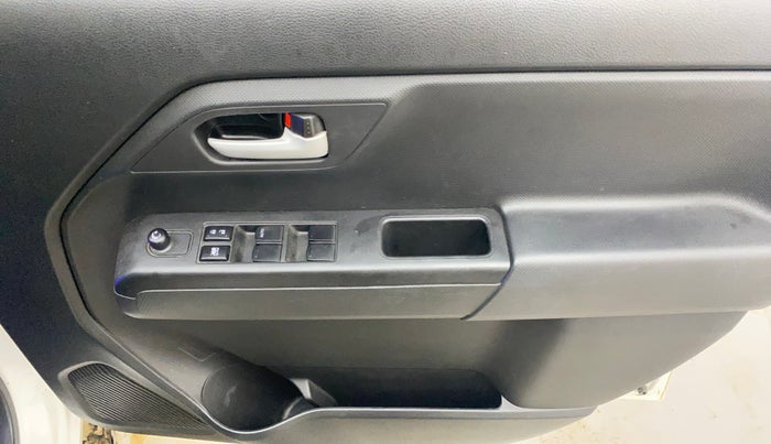 2022 Maruti New Wagon-R ZXI 1.2, Petrol, Manual, 24,832 km, Driver Side Door Panels Control