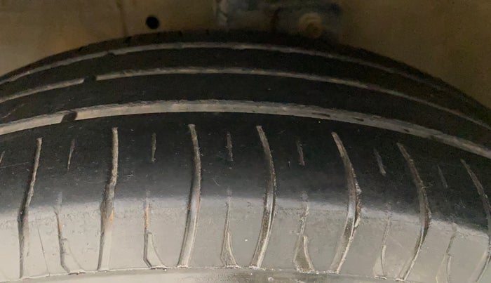 2017 Maruti Celerio VXI (O), Petrol, Manual, 1,24,536 km, Left Front Tyre Tread
