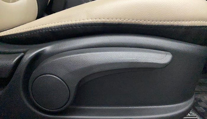 2017 Hyundai Creta SX PLUS AT 1.6 PETROL, Petrol, Automatic, 14,634 km, Driver Side Adjustment Panel