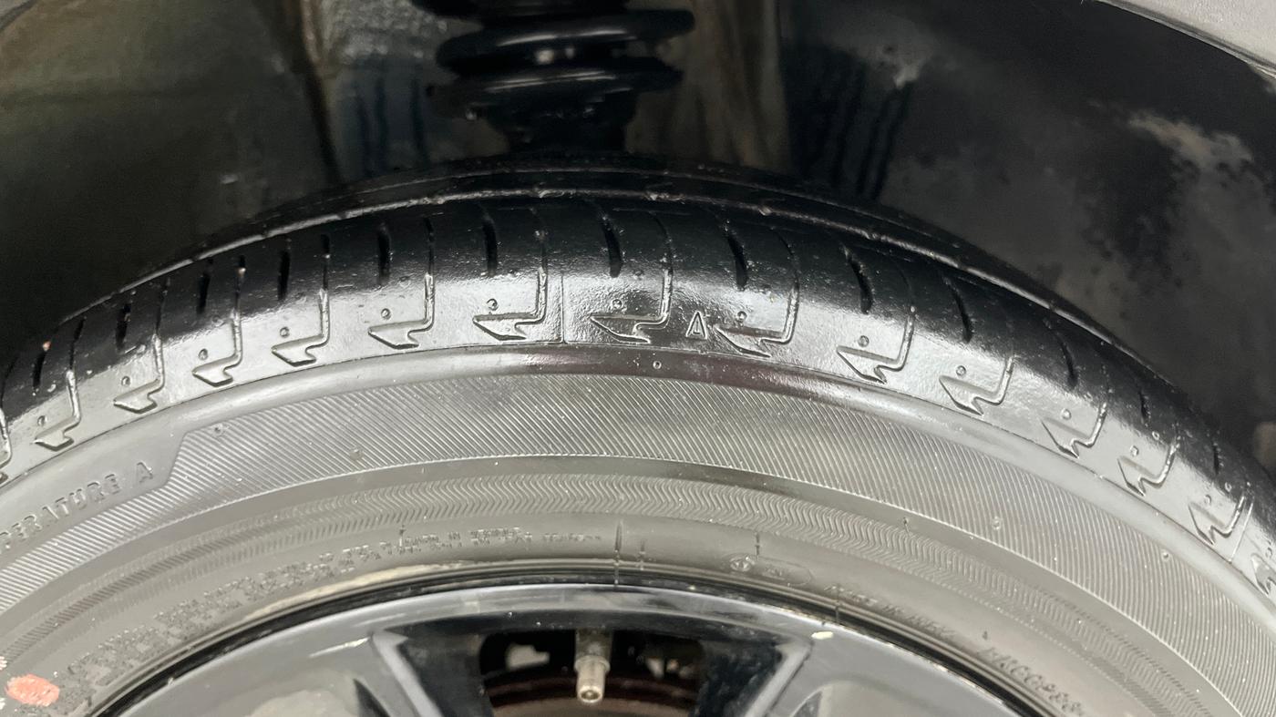 2023 Maruti IGNIS ALPHA 1.2 AMT, Petrol, Automatic, 36,133 km, Right Front Tyre Tread
