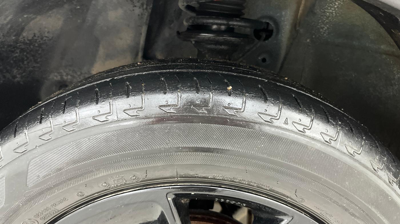 2023 Maruti IGNIS ALPHA 1.2 AMT, Petrol, Automatic, 36,133 km, Left Front Tyre Tread