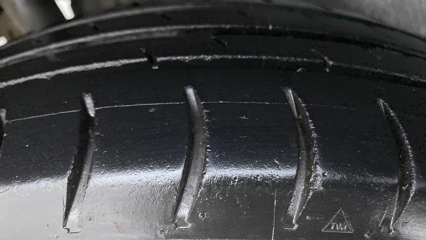 2012 Maruti Wagon R 1.0 LXI CNG, CNG, Manual, 43,937 km, Right Rear Tyre Tread