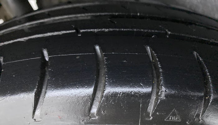 2012 Maruti Wagon R 1.0 LXI CNG, CNG, Manual, 43,937 km, Right Rear Tyre Tread