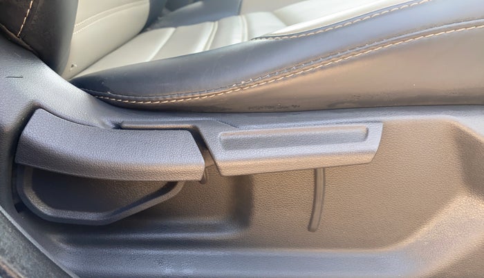 2019 Hyundai GRAND I10 NIOS ASTA 1.2 KAPPA VTVT, Petrol, Manual, 68,888 km, Driver Side Adjustment Panel