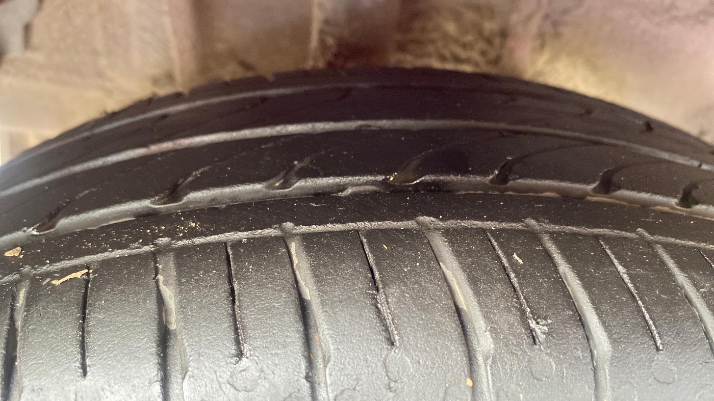 2018 Tata TIGOR XZ PETROL, CNG, Manual, 94,695 km, Right Rear Tyre Tread