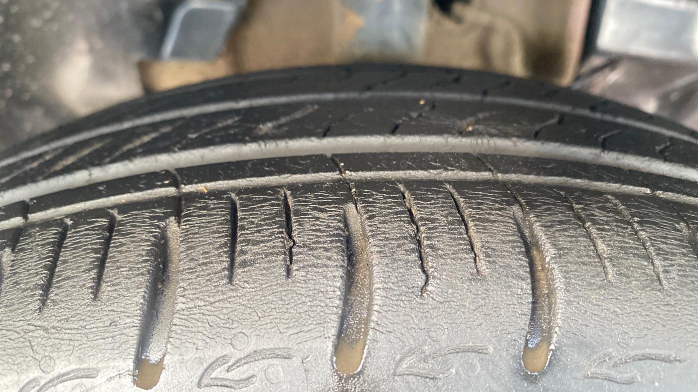 2018 Tata TIGOR XZ PETROL, CNG, Manual, 94,695 km, Right Front Tyre Tread