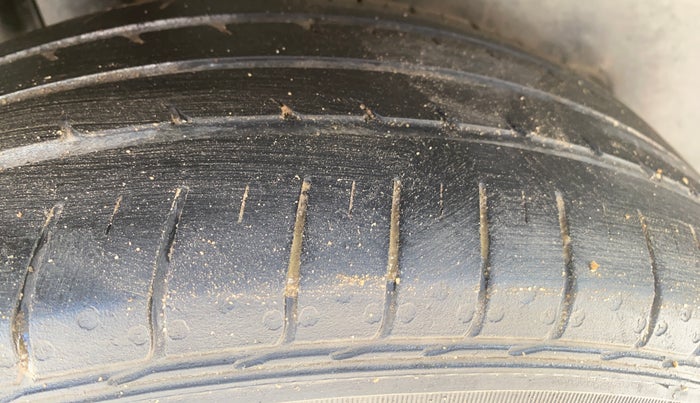 2022 Maruti Ciaz ZETA 1.5 SHVS MT PETROL, Petrol, Manual, 24,037 km, Right Rear Tyre Tread