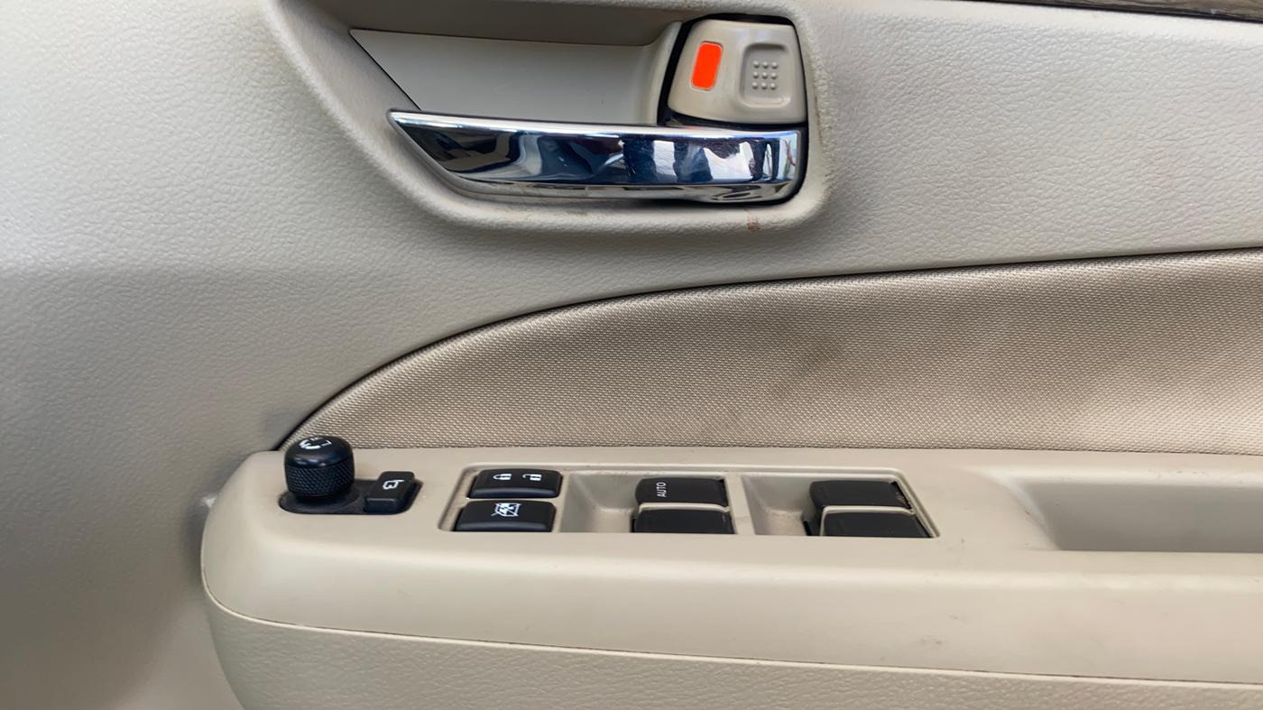 2022 Maruti Ciaz ZETA 1.5 SHVS MT PETROL, Petrol, Manual, 24,037 km, Driver Side Door Panels Control