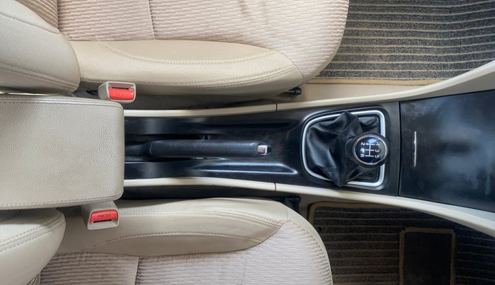 2022 Maruti Ciaz ZETA 1.5 SHVS MT PETROL, Petrol, Manual, 24,037 km, Gear Lever