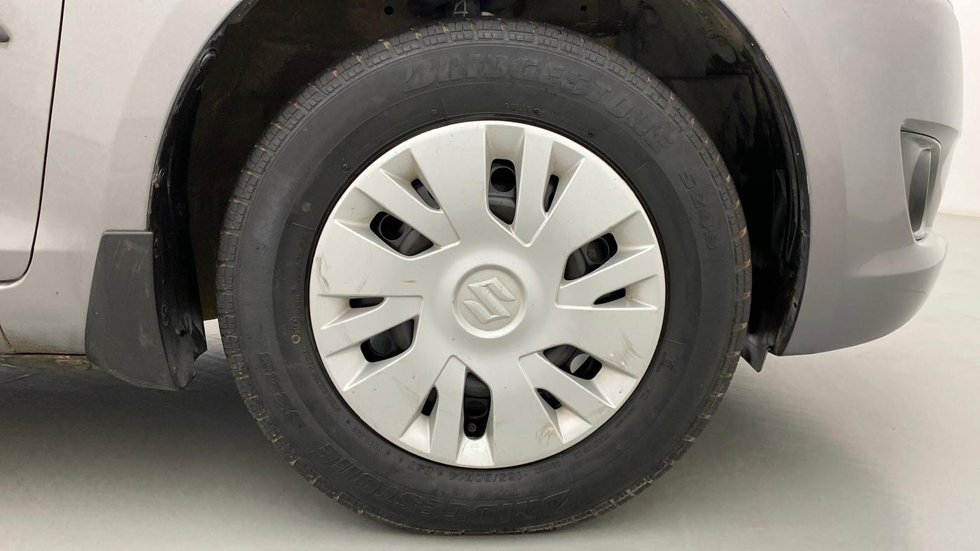 2014 Maruti Swift VXI, Petrol, Manual, 33,175 km, Right Front Wheel