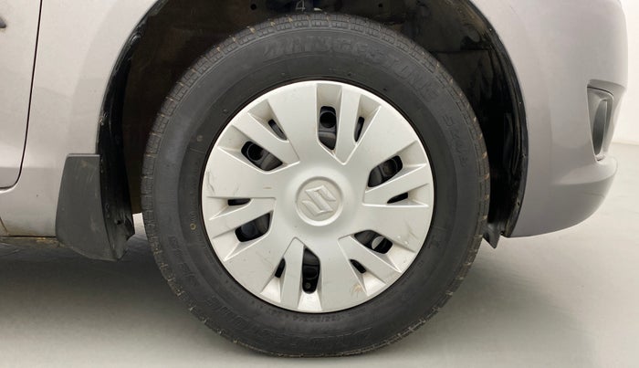2014 Maruti Swift VXI, Petrol, Manual, 33,175 km, Right Front Wheel