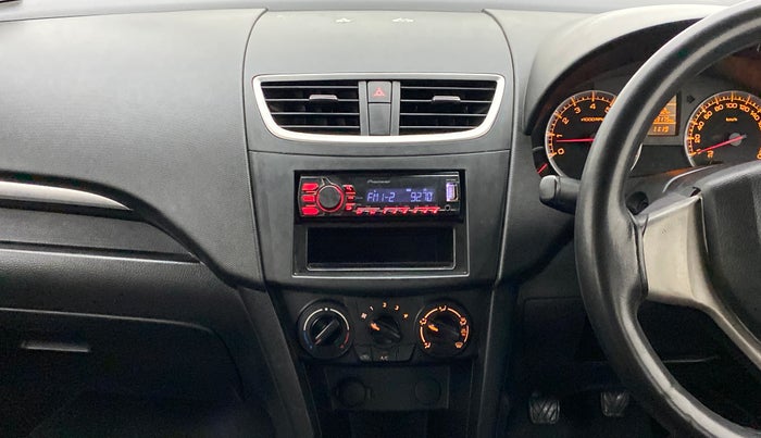 2014 Maruti Swift VXI, Petrol, Manual, 33,175 km, Air Conditioner