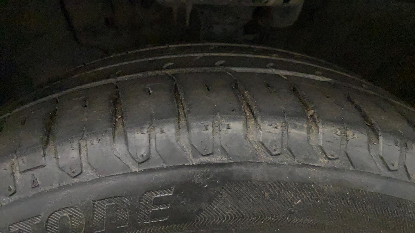 2021 Hyundai Verna SX 1.5 VTVT, Petrol, Manual, 40,797 km, Left Front Tyre Tread