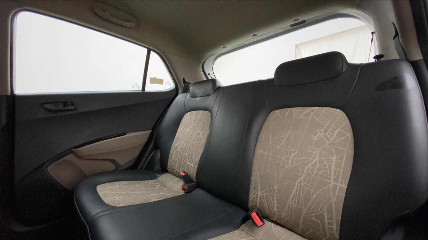 2015 Hyundai Grand i10 MAGNA 1.2 KAPPA VTVT, Petrol, Manual, 27,426 km, Right Side Rear Door Cabin