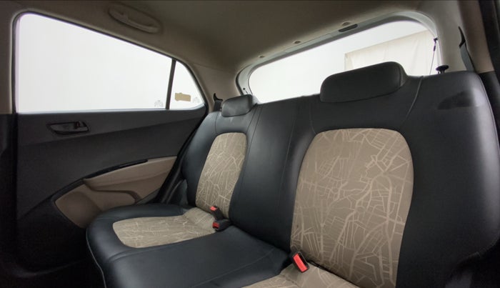 2015 Hyundai Grand i10 MAGNA 1.2 KAPPA VTVT, Petrol, Manual, 27,426 km, Right Side Rear Door Cabin