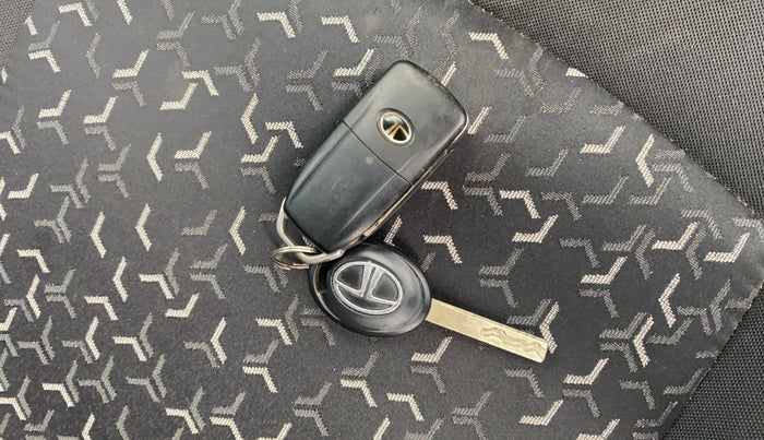 2023 Tata Tiago XT PETROL, Petrol, Manual, 45,481 km, Key Close Up