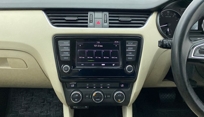 2016 Skoda Octavia AMBITION PLUS 1.8 TSI AT, Petrol, Automatic, 38,959 km, Air Conditioner