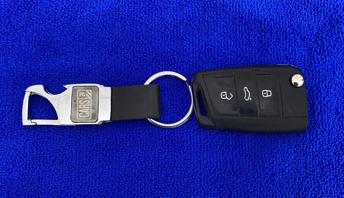 2016 Skoda Octavia AMBITION PLUS 1.8 TSI AT, Petrol, Automatic, 38,959 km, Key Close Up