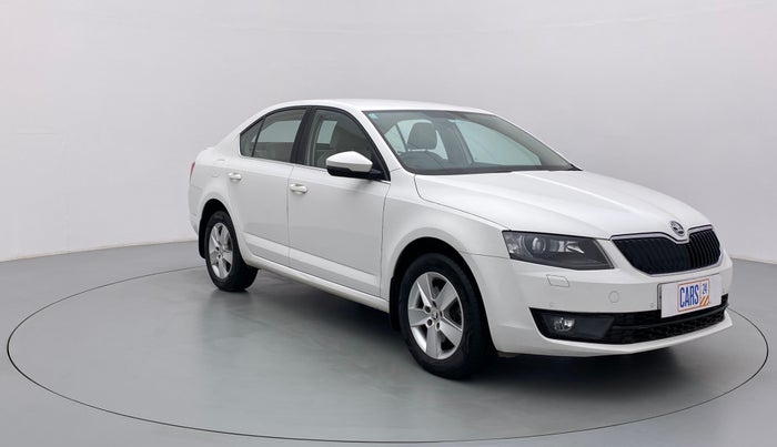2016 Skoda Octavia AMBITION PLUS 1.8 TSI AT, Petrol, Automatic, 38,959 km, Right Front Diagonal