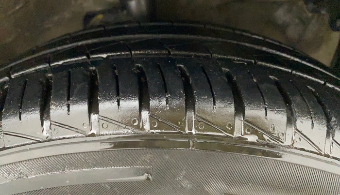 2018 Maruti Celerio VXI CNG, CNG, Manual, 1,06,848 km, Right Front Tyre Tread