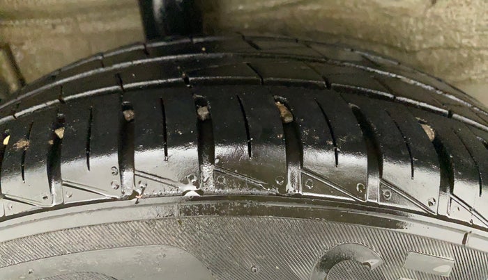 2018 Maruti Celerio VXI CNG, CNG, Manual, 1,06,848 km, Right Rear Tyre Tread