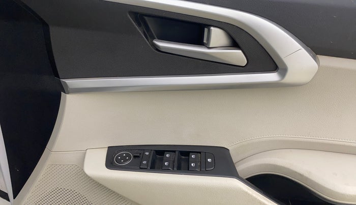 2022 KIA CARENS PRESTIGE 1.5 PETROL 7 STR, Petrol, Manual, 27,534 km, Driver Side Door Panels Control