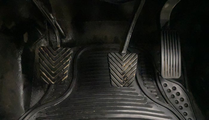 2022 KIA CARENS PRESTIGE 1.5 PETROL 7 STR, Petrol, Manual, 27,534 km, Pedals