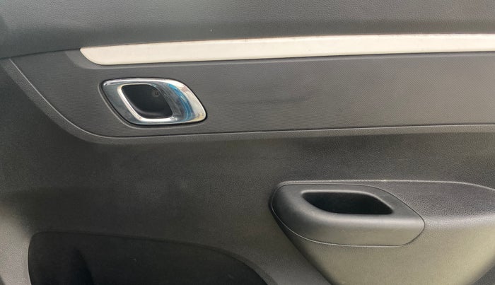 2022 Renault Kwid CLIMBER MT 1.0, Petrol, Manual, 16,369 km, Driver Side Door Panels Control