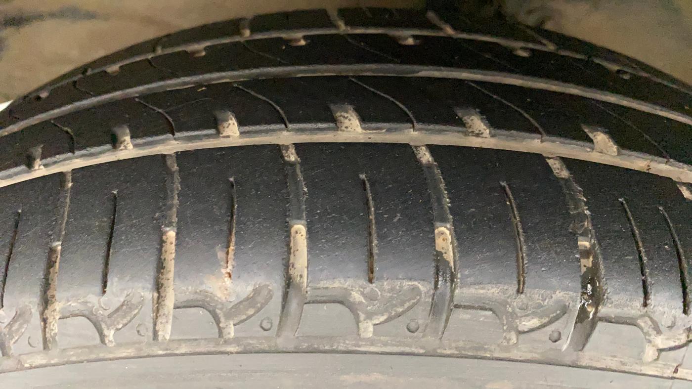 2013 Maruti Wagon R Stingray VXI, Petrol, Manual, 72,777 km, Left Front Tyre Tread