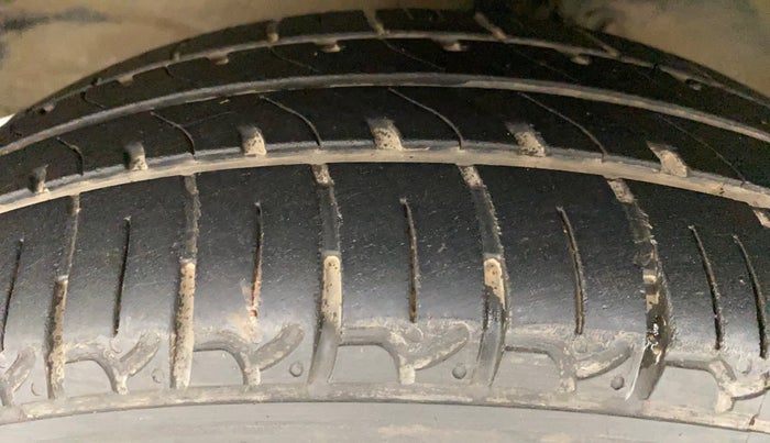 2013 Maruti Wagon R Stingray VXI, Petrol, Manual, 72,777 km, Left Front Tyre Tread