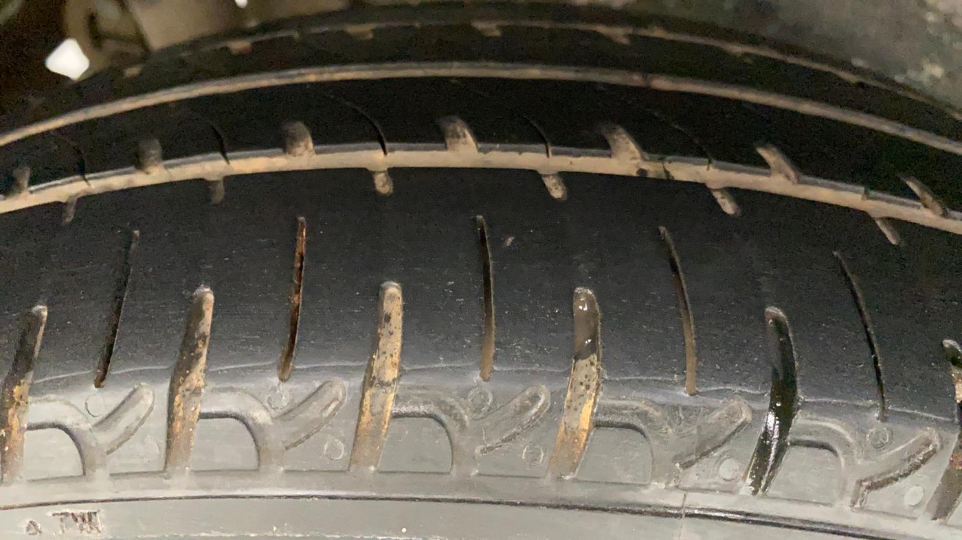 2013 Maruti Wagon R Stingray VXI, Petrol, Manual, 72,777 km, Right Rear Tyre Tread