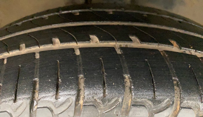 2013 Maruti Wagon R Stingray VXI, Petrol, Manual, 72,777 km, Right Front Tyre Tread