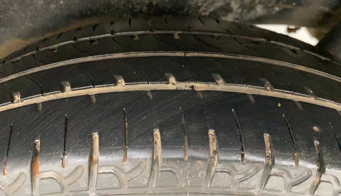 2013 Maruti Wagon R Stingray VXI, Petrol, Manual, 72,777 km, Left Rear Tyre Tread