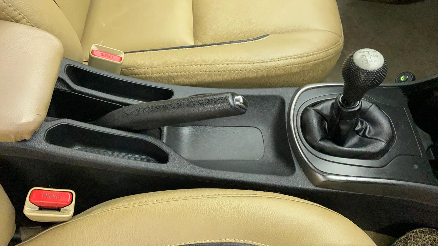 2014 Honda City 1.5L I-VTEC V MT, Petrol, Manual, 71,430 km, Gear Lever