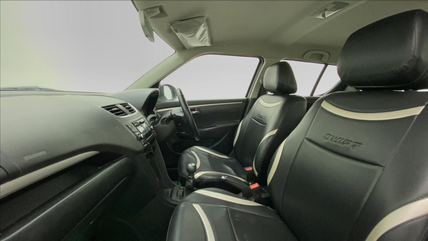 2017 Maruti Swift VXI O, Petrol, Manual, 97,031 km, Right Side Front Door Cabin
