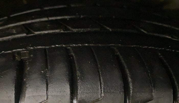 2022 Hyundai ALCAZAR PLATINUM 1.5 MT 7STR, Diesel, Manual, 80,331 km, Right Front Tyre Tread