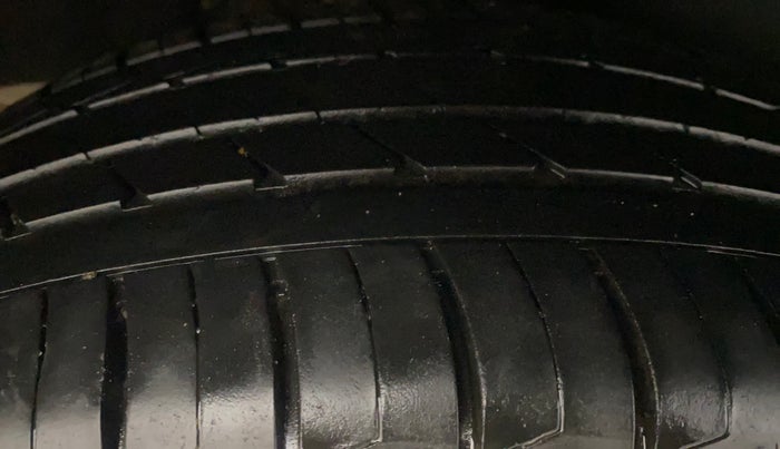 2022 Hyundai ALCAZAR PLATINUM 1.5 MT 7STR, Diesel, Manual, 80,331 km, Right Rear Tyre Tread