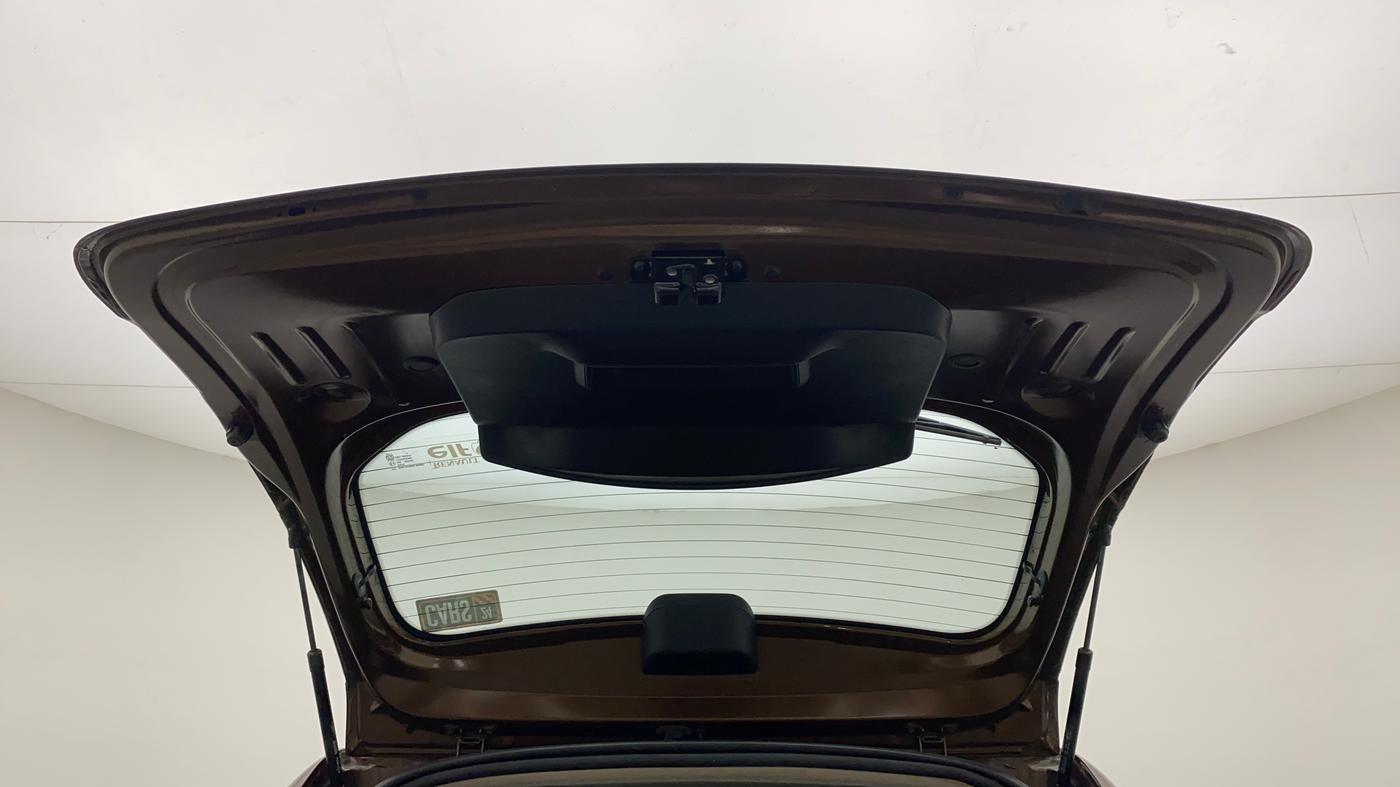 2017 Renault Duster RXS CVT, Petrol, Automatic, 80,423 km, Boot Door Open