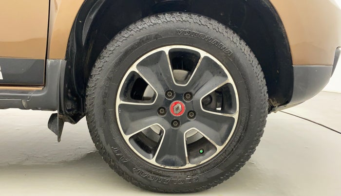2017 Renault Duster RXS CVT, Petrol, Automatic, 80,423 km, Right Front Wheel
