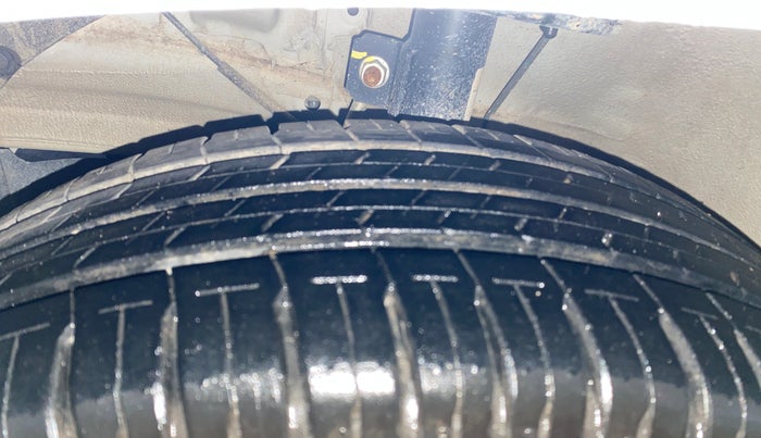 2023 Maruti Ertiga VXi (O), Petrol, Manual, 9,287 km, Left Front Tyre Tread