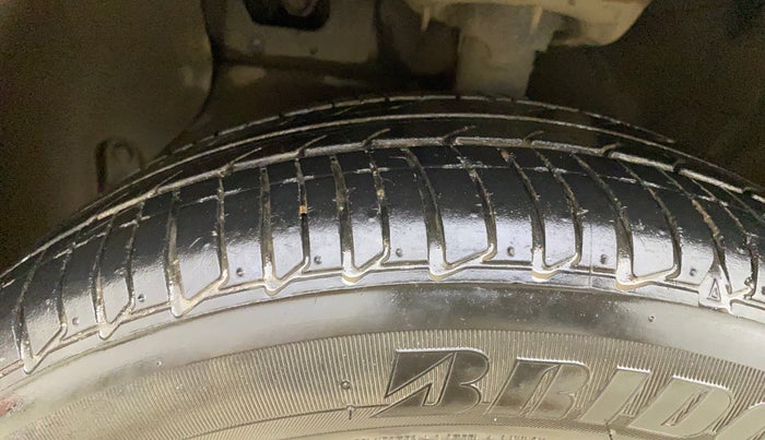 2021 Hyundai AURA S 1.2 CNG, CNG, Manual, 27,201 km, Left Front Tyre Tread