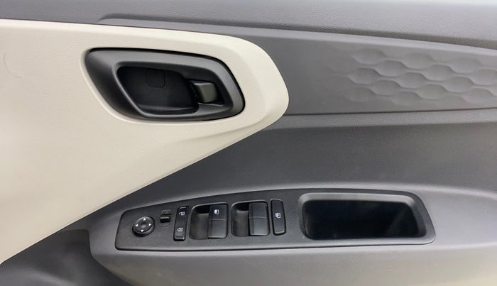 2021 Hyundai AURA S 1.2 CNG, CNG, Manual, 27,201 km, Driver Side Door Panels Control