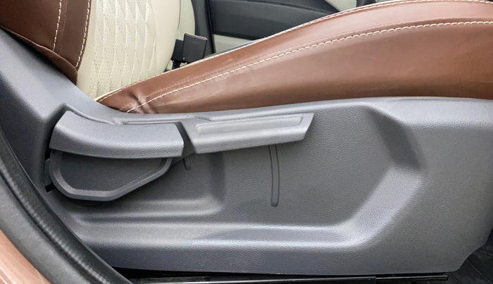 2021 Hyundai AURA S 1.2 CNG, CNG, Manual, 27,201 km, Driver Side Adjustment Panel