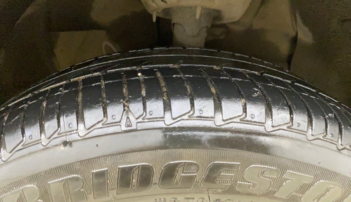 2021 Hyundai AURA S 1.2 CNG, CNG, Manual, 27,201 km, Right Front Tyre Tread