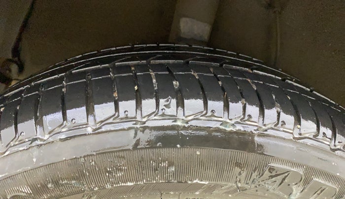 2021 Hyundai AURA S 1.2 CNG, CNG, Manual, 27,201 km, Right Rear Tyre Tread